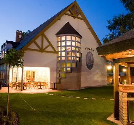 Apartmanszoba Lelle A Napfeny Strand Koezeleben *